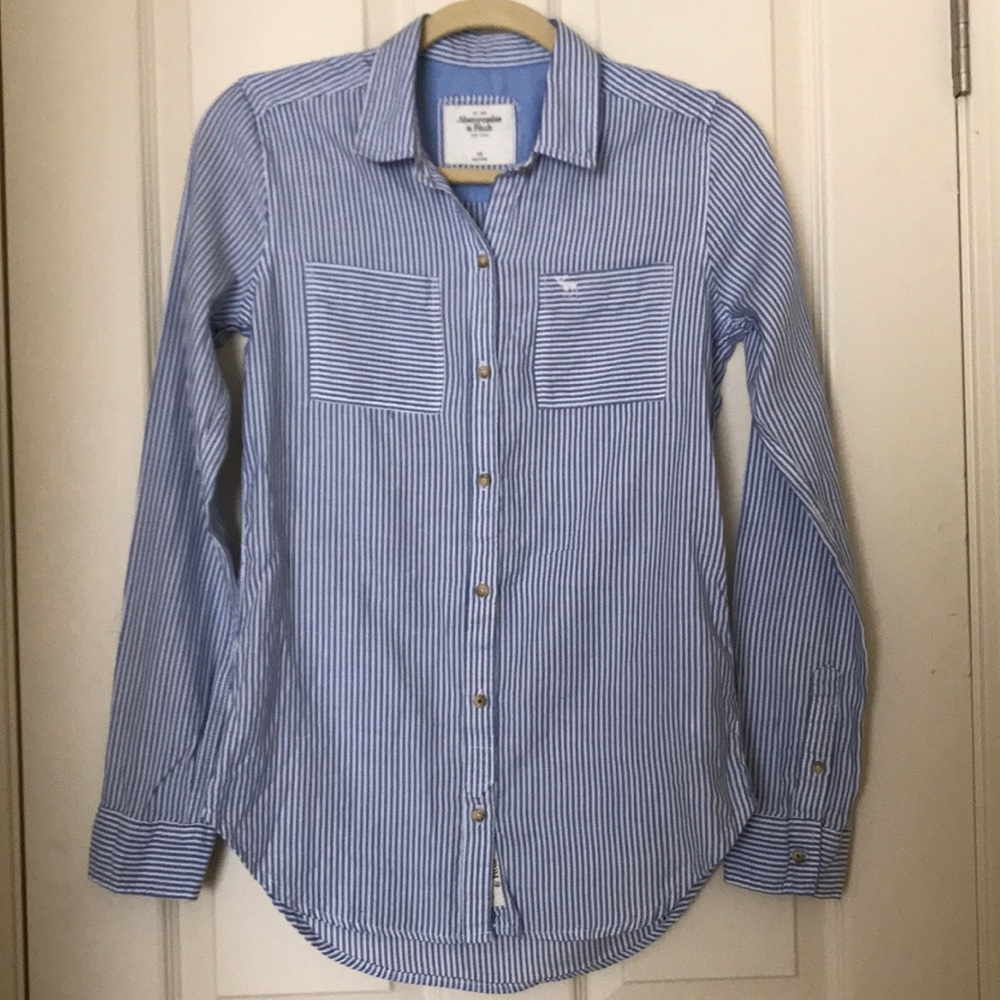 Abercrombie & Fitch button-up shirt size XS